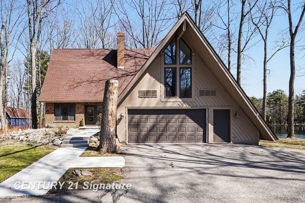 10363 Lakewood Drive, Swan Creek Twp, MI 48609