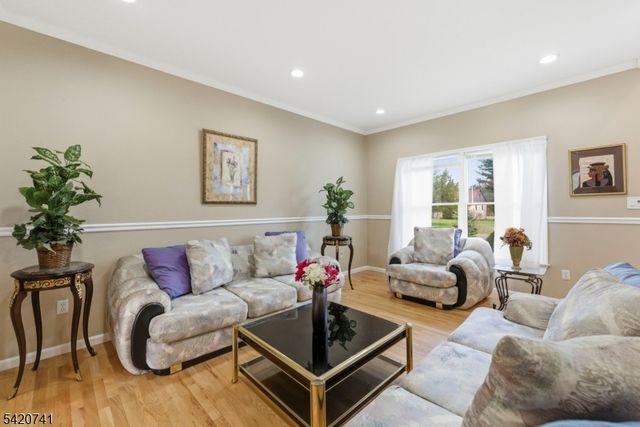 66 Gates Rd, Franklin Twp., NJ 08873