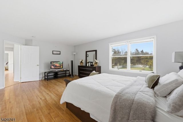 66 Gates Rd, Franklin Twp., NJ 08873