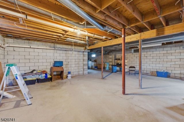 66 Gates Rd, Franklin Twp., NJ 08873