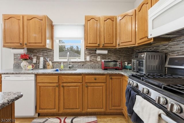 66 Gates Rd, Franklin Twp., NJ 08873