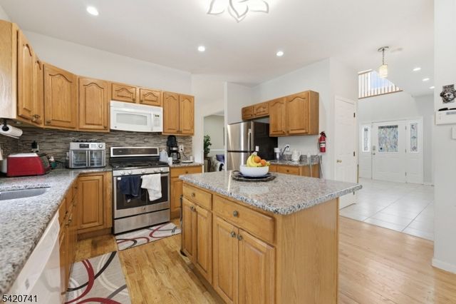 66 Gates Rd, Franklin Twp., NJ 08873