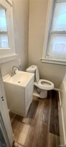 5516 S Grand Boulevard, St Louis, MO 63111