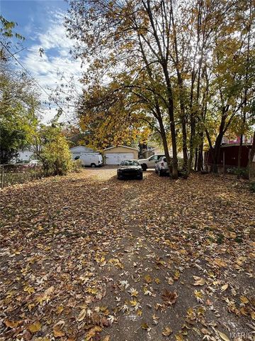 5516 S Grand Boulevard, St Louis, MO 63111