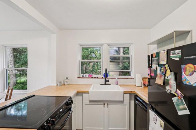 515 E Dean ROAD, Fox Point, WI 53217