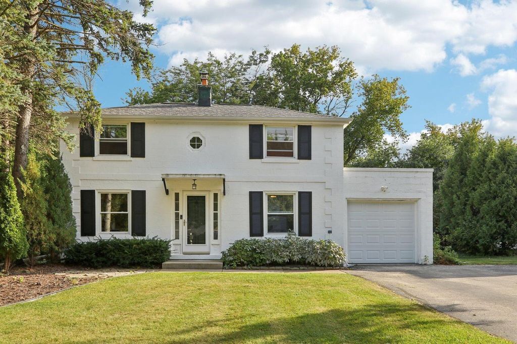 515 E Dean ROAD, Fox Point, WI 53217