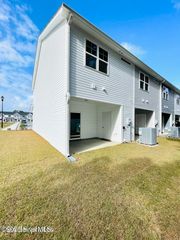 724 Cross Bridge Way, Sneads Ferry, NC 28460