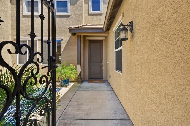 4340 Majestic Prince Way, Roseville, CA 95747