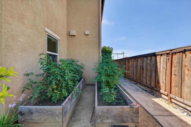 4340 Majestic Prince Way, Roseville, CA 95747