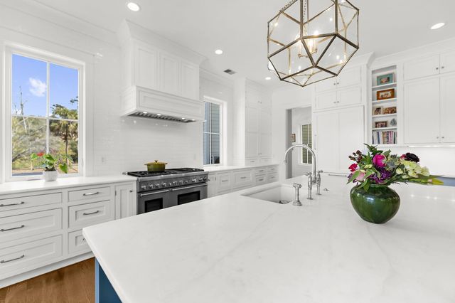 1064 N Shem Drive, Mount Pleasant, SC 29464