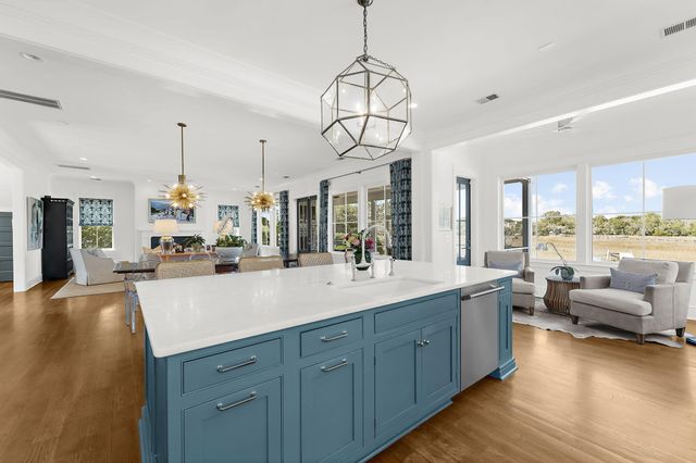 1064 N Shem Drive, Mount Pleasant, SC 29464