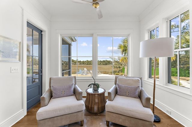 1064 N Shem Drive, Mount Pleasant, SC 29464