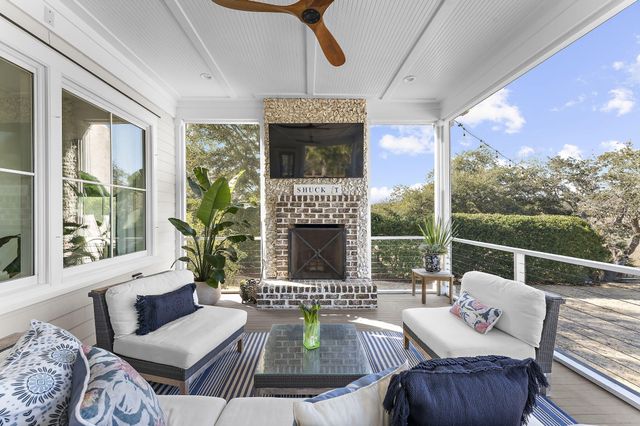 1064 N Shem Drive, Mount Pleasant, SC 29464