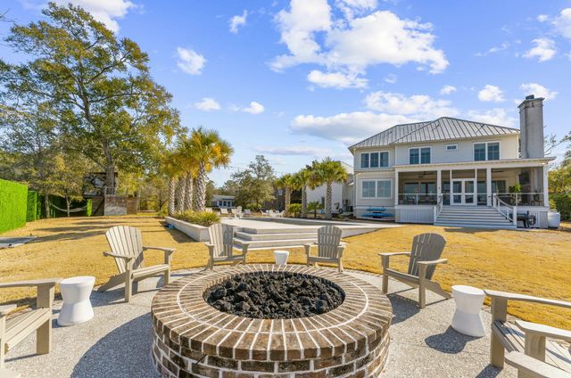 1064 N Shem Drive, Mount Pleasant, SC 29464