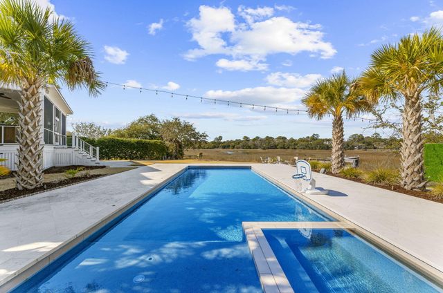 1064 N Shem Drive, Mount Pleasant, SC 29464