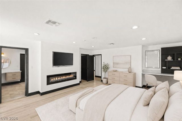 2840 Duneville Street, Las Vegas, NV 89146