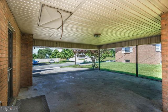 731 E STONEWALL DR, Front Royal, VA 22630