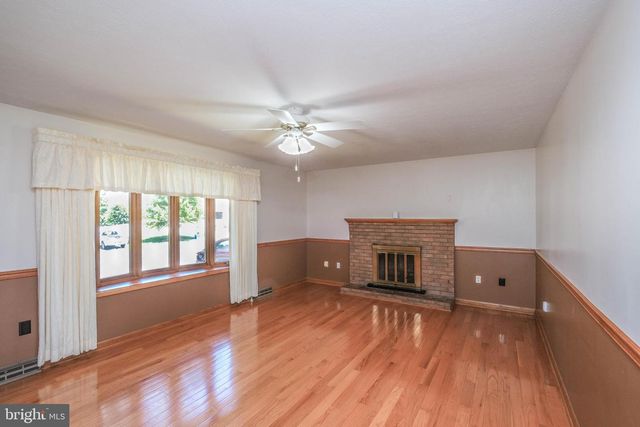731 E STONEWALL DR, Front Royal, VA 22630