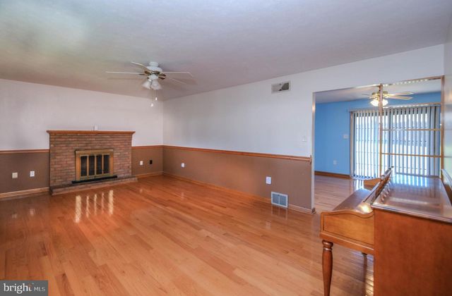 731 E STONEWALL DR, Front Royal, VA 22630