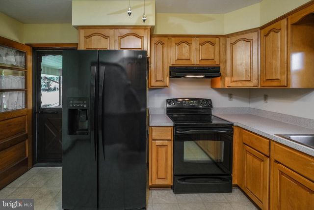 731 E STONEWALL DR, Front Royal, VA 22630