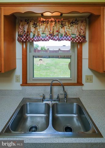 731 E STONEWALL DR, Front Royal, VA 22630