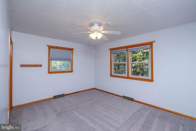 731 E STONEWALL DR, Front Royal, VA 22630