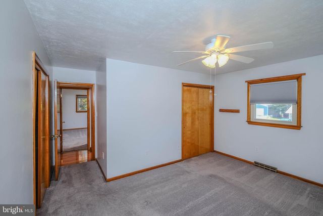 731 E STONEWALL DR, Front Royal, VA 22630