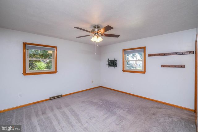 731 E STONEWALL DR, Front Royal, VA 22630