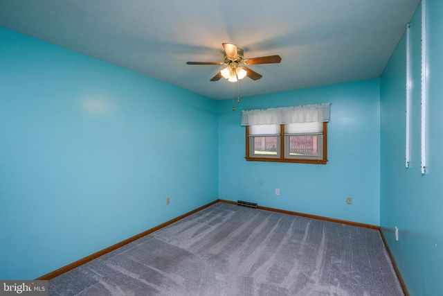 731 E STONEWALL DR, Front Royal, VA 22630