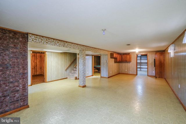 731 E STONEWALL DR, Front Royal, VA 22630