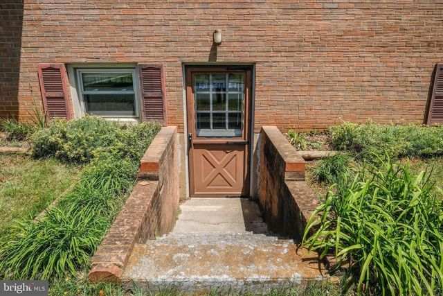 731 E STONEWALL DR, Front Royal, VA 22630