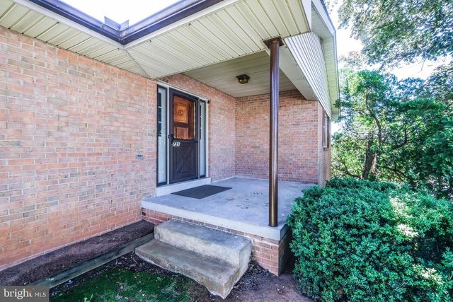 731 E STONEWALL DR, Front Royal, VA 22630
