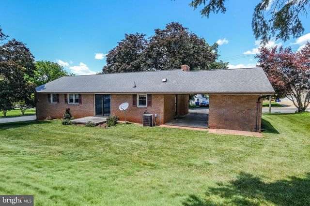 731 E STONEWALL DR, Front Royal, VA 22630