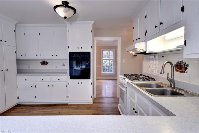 102 Holloway DR, Williamsburg, VA 23185