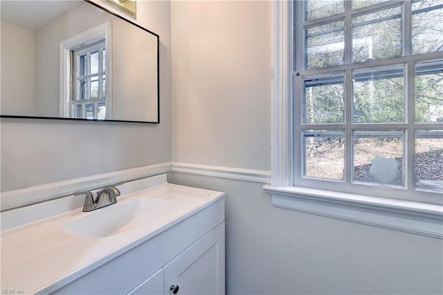 102 Holloway DR, Williamsburg, VA 23185