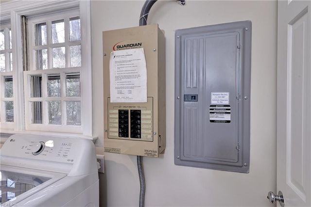 102 Holloway DR, Williamsburg, VA 23185