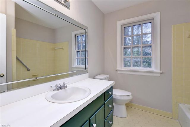 102 Holloway DR, Williamsburg, VA 23185