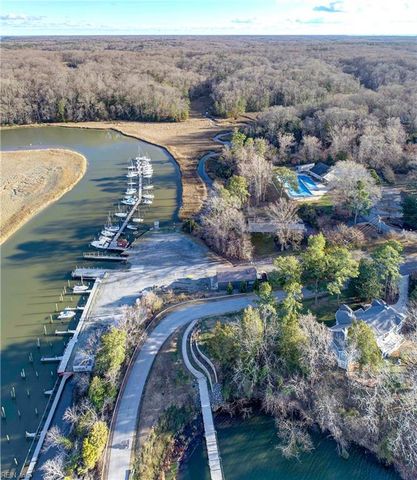 102 Holloway DR, Williamsburg, VA 23185