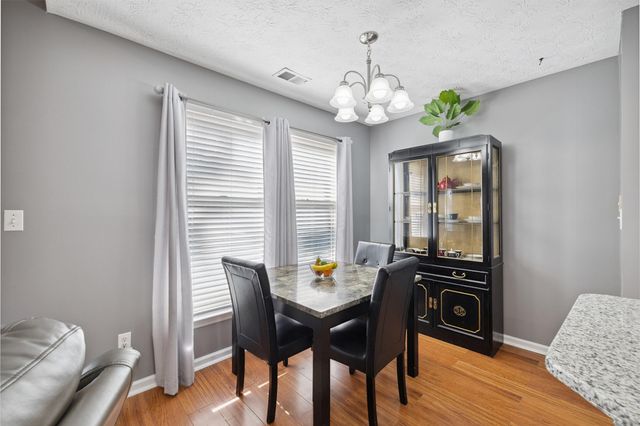 1300 Kennecott Way, Lexington, KY 40514