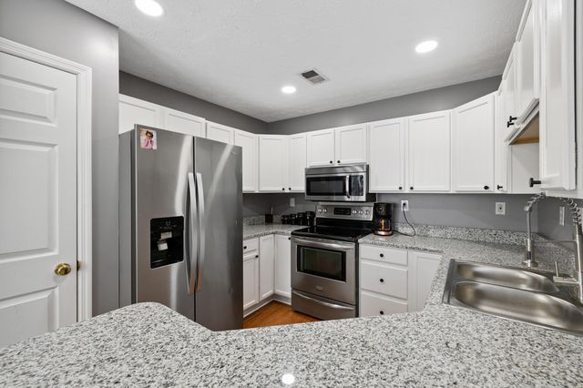 1300 Kennecott Way, Lexington, KY 40514