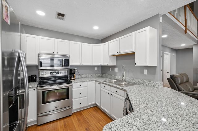 1300 Kennecott Way, Lexington, KY 40514