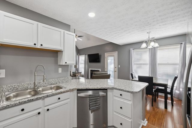 1300 Kennecott Way, Lexington, KY 40514