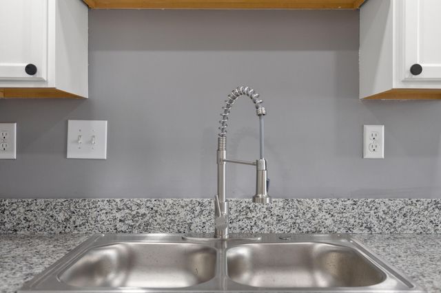 1300 Kennecott Way, Lexington, KY 40514