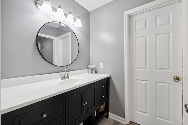 1300 Kennecott Way, Lexington, KY 40514