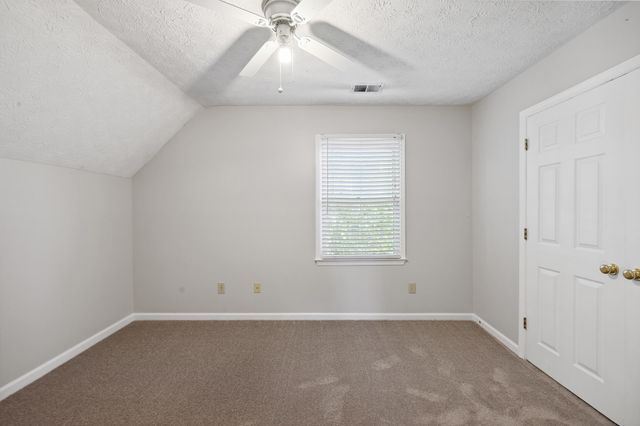 1300 Kennecott Way, Lexington, KY 40514