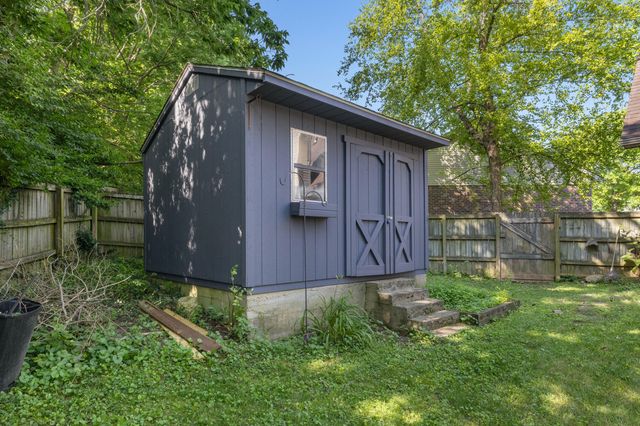 1300 Kennecott Way, Lexington, KY 40514