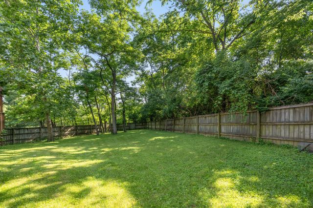 1300 Kennecott Way, Lexington, KY 40514