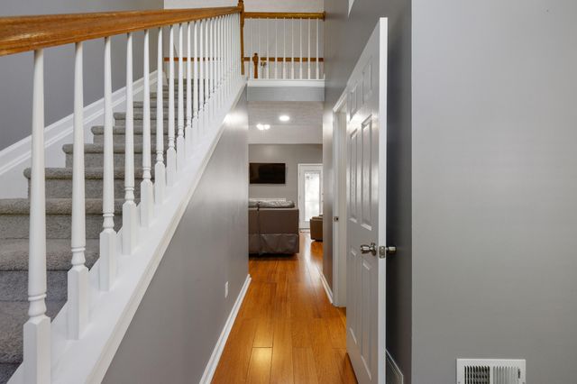 1300 Kennecott Way, Lexington, KY 40514