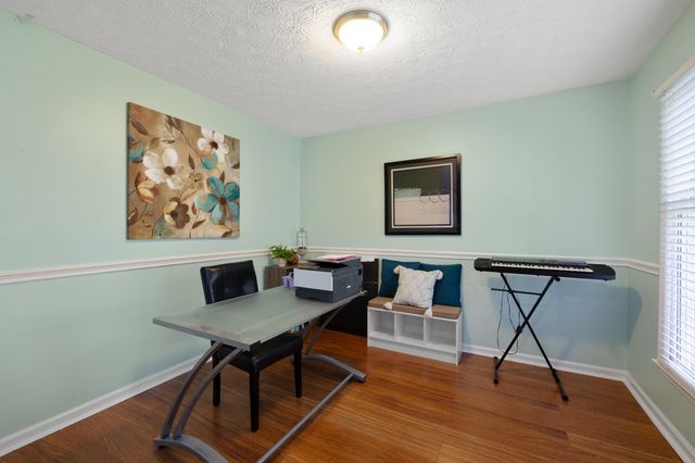 1300 Kennecott Way, Lexington, KY 40514