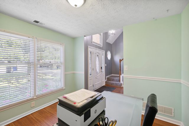 1300 Kennecott Way, Lexington, KY 40514